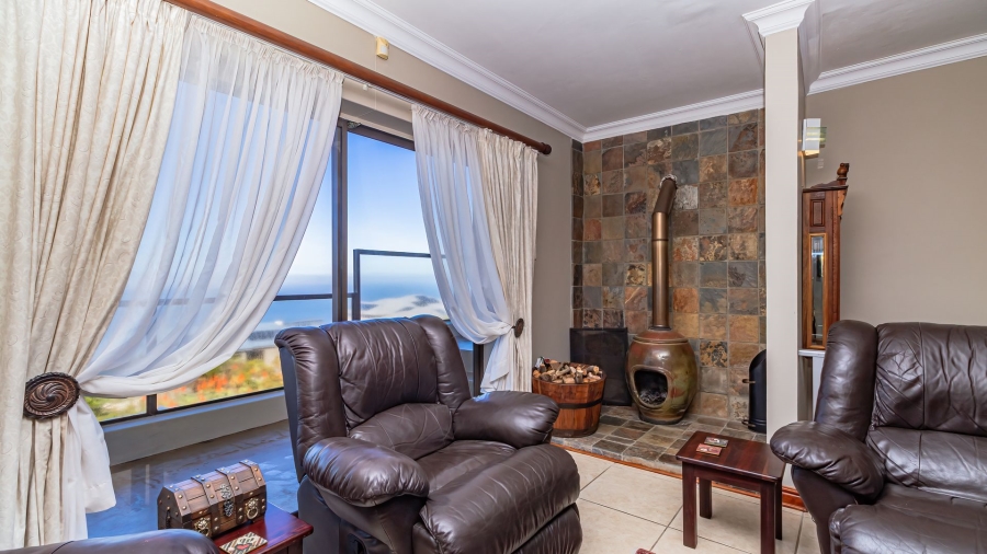 5 Bedroom Property for Sale in Village On Sea Western Cape